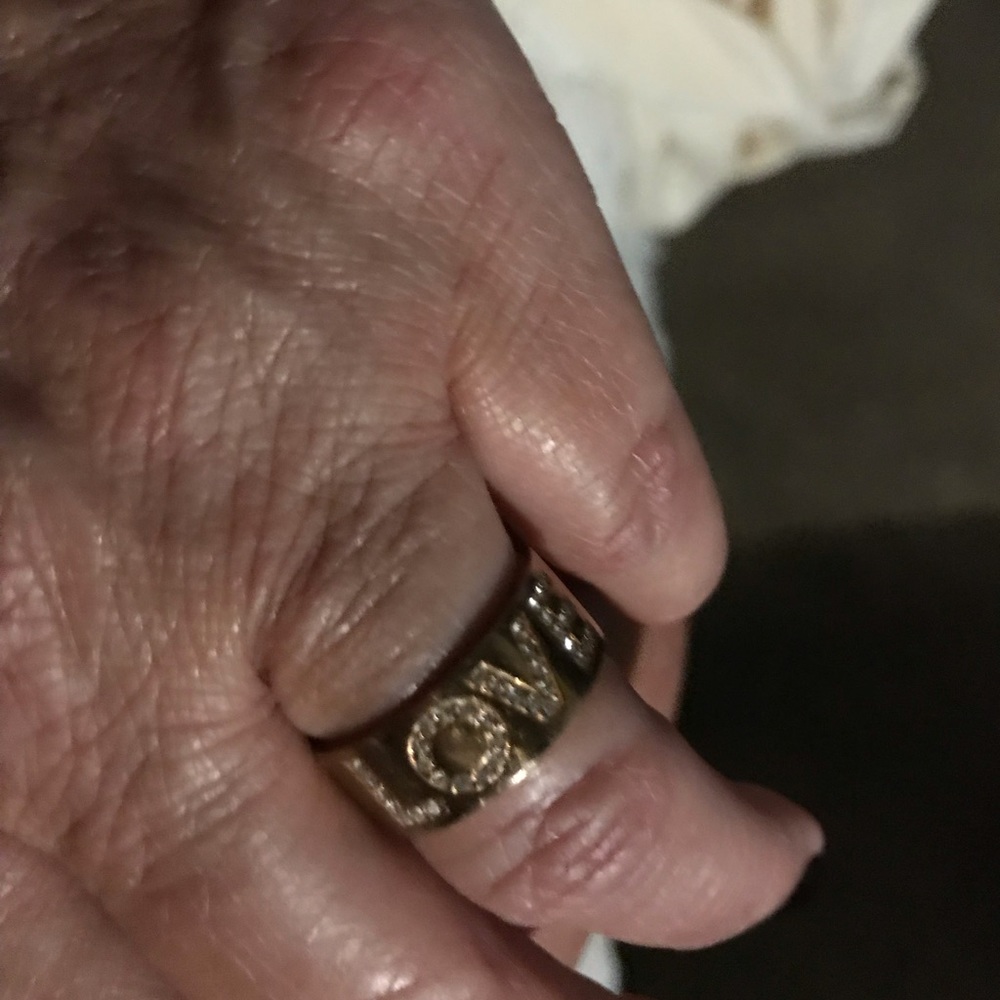 Michael kors “LOVE” ring. Size 5